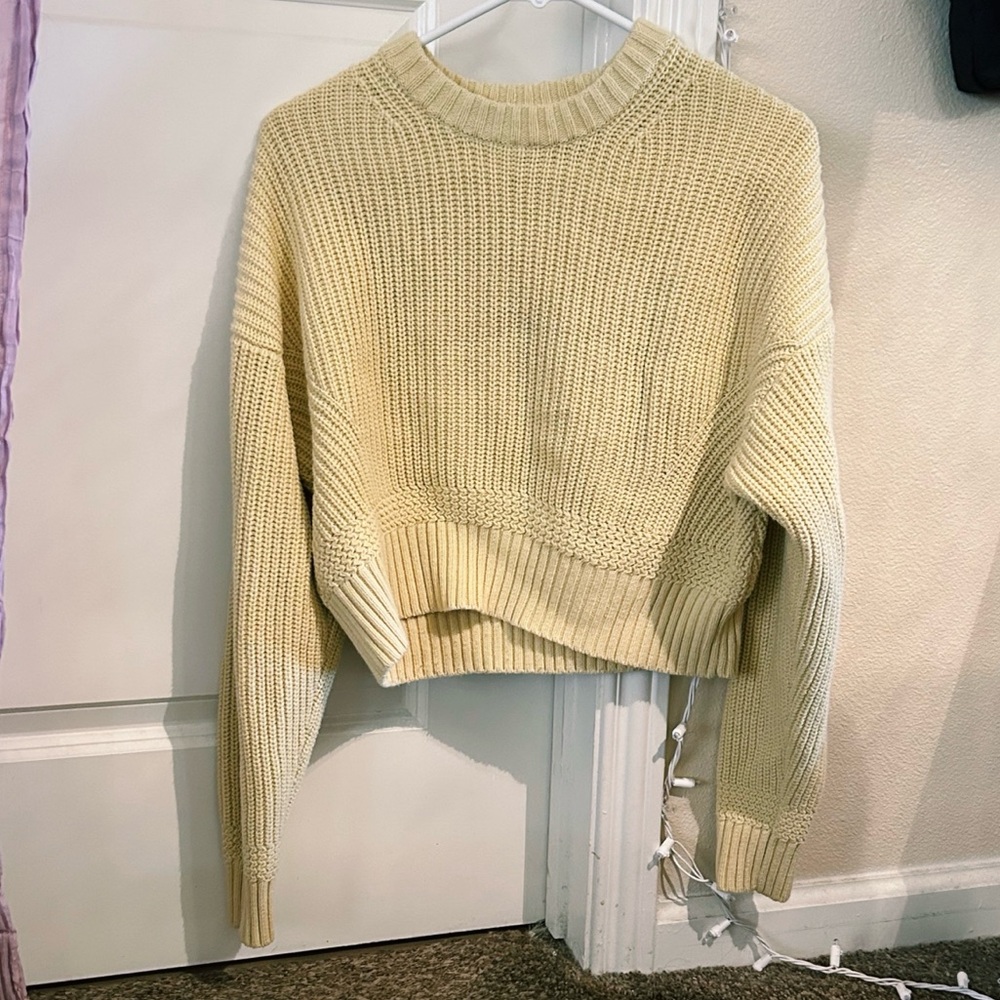 knitted sweater 🌼
